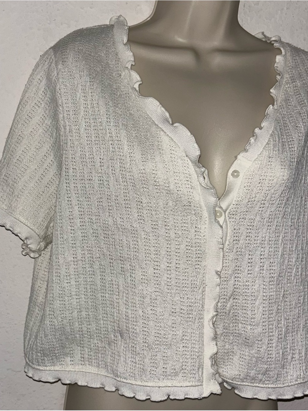 H&M Cream Ruffled Button-Front Cardigan Top - Picture 2 of 7